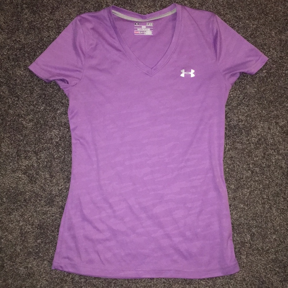 V neck Under Armour tee